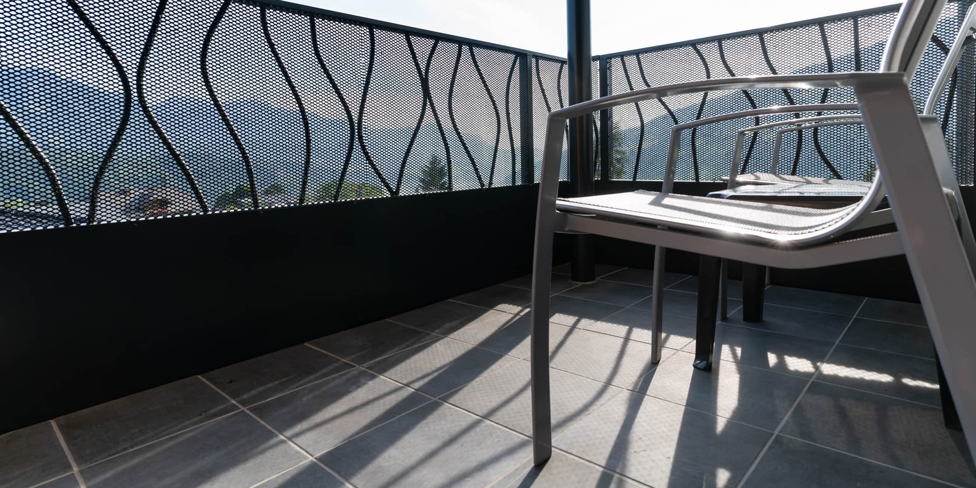 Pflegeleichte, frostbeständige Bodenfliesen auf den Balkonen Pflegeleichte, frostbeständige Bodenfliesen auf den Balkonen