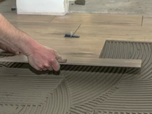 Bodenfliesen verlegen im Drittelverband